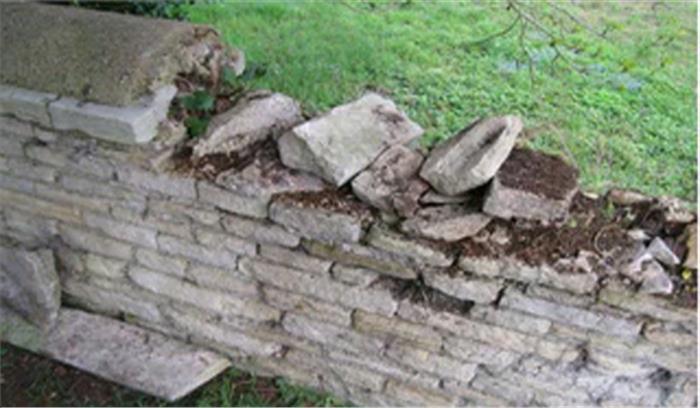 उप्र : कच्ची दीवार ढहने से मासूम सहित 2 की मौत, 2 घायल