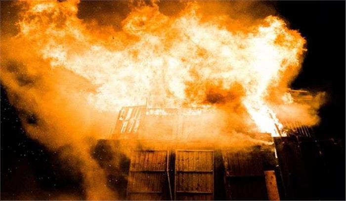 उप्र : पटाखा फैक्ट्री में विस्फोट, 4 नाबालिग बच्चे झुलसे