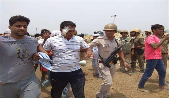 उप्र : डंपिंग ग्राउंड का विरोध करने पर लाठीचार्ज, कई घायल