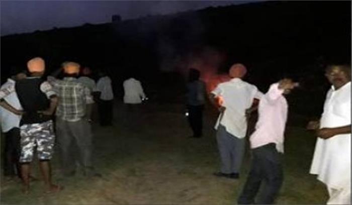 उप्र : हाथी से फसल बचाने को जान जोखिम में डाल रहे किसान