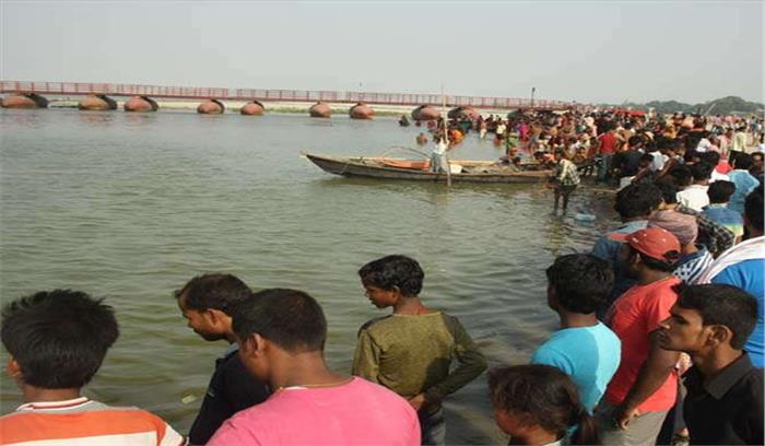 उप्र : गंगा नहाने गईं 4 महिलाएं डूबीं, 1 की मौत