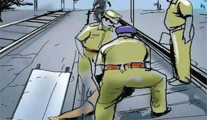 उप्र : ट्रेन से कटकर पिता-पुत्र की मौत उप्र : ट्रेन से कटकर पिता-पुत्र की मौत