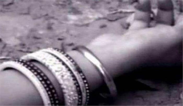 उत्तर प्रदेश: बलरामपुर में सड़क हादसे में विवाहिता की मृत्यु, दो घायल उत्तर प्रदेश: बलरामपुर में सड़क हादसे में विवाहिता की मृत्यु, दो घायल