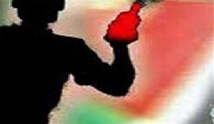 बरेली: परिवार पर एसिड अटैक, मां बेटे झुलसे