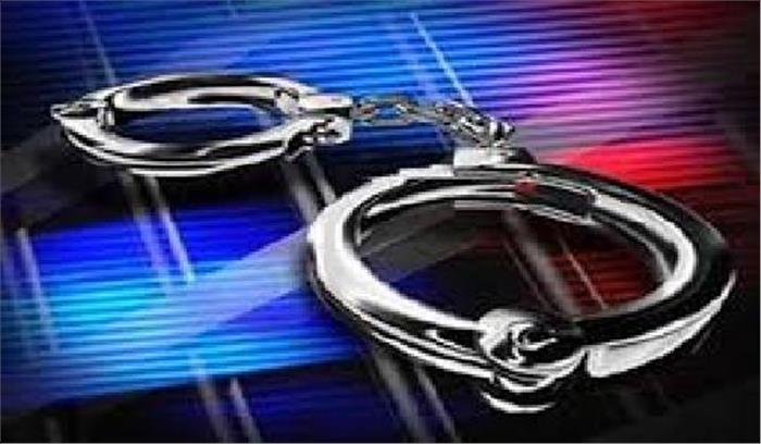 इलाहाबाद: अपराधियों को आश्रय देने के आरोप में महिला गिरफ्तार