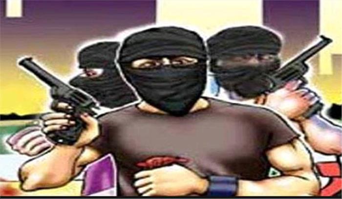 मेरठ: बदमाश शराब कर्मियों से 14 लाख की नगदी लूटकर फरार