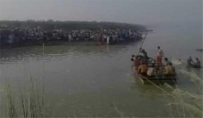 यमुना नदी में नाव के डूबने से 5 लोगों की मौत