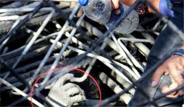 हरदोई में शुगर मिल की स्लैब गिरी 17 मजदूर  घायल