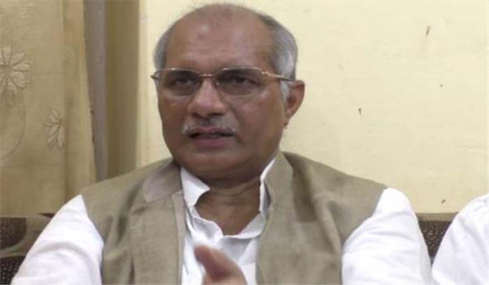 उप्र सिंचाई मंत्री धर्मपाल सिंह अवैध मामले में जिलाधिकारी पर बिफरे