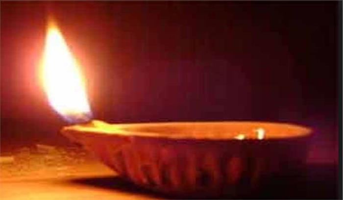 मिट्टी के तेल में दीपक गिरने से छात्रा की मौत