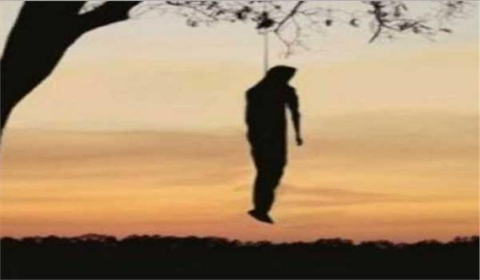 इलाहाबाद: युवक का शव पेड से लटका मिला