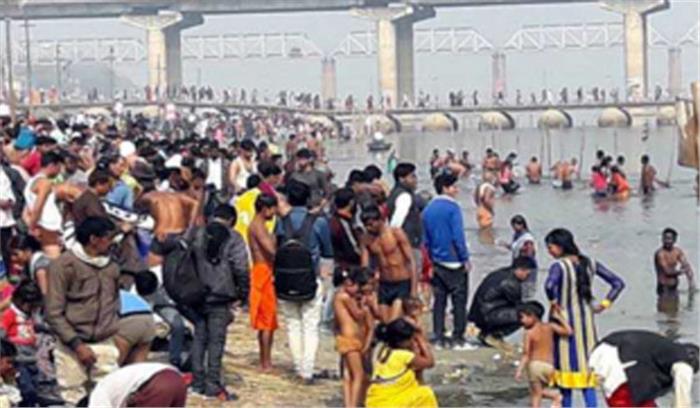 मकर संक्रान्ति के अवसर पर लाखों श्रद्धालुओं ने आस्था की डुबकी लगाई