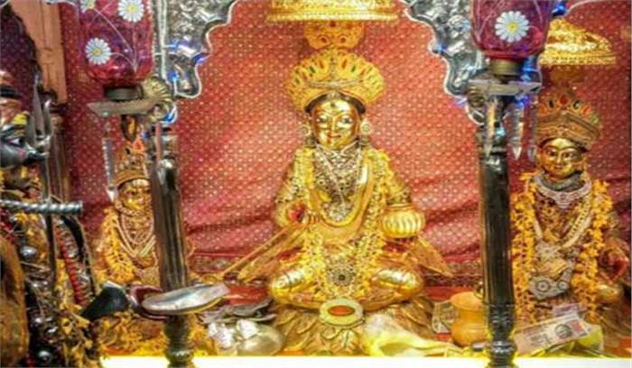 नये साल के पहले दिन मंदिरों में उमड़ा हुजूम
