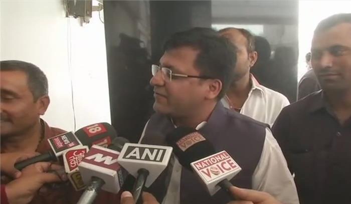 अखिलेश यादव को लगा झटका, नितिन अग्रवाल ने डाला भाजपा के पक्ष मेें वोट अखिलेश यादव को लगा झटका, नितिन अग्रवाल ने डाला भाजपा के पक्ष मेें वोट