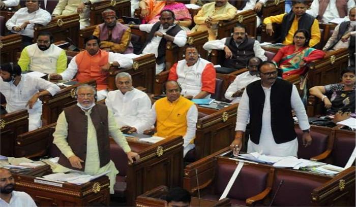 उप्र : मुकदमों की वापसी के मुद्दे पर विपक्ष ने सरकार को घेरा