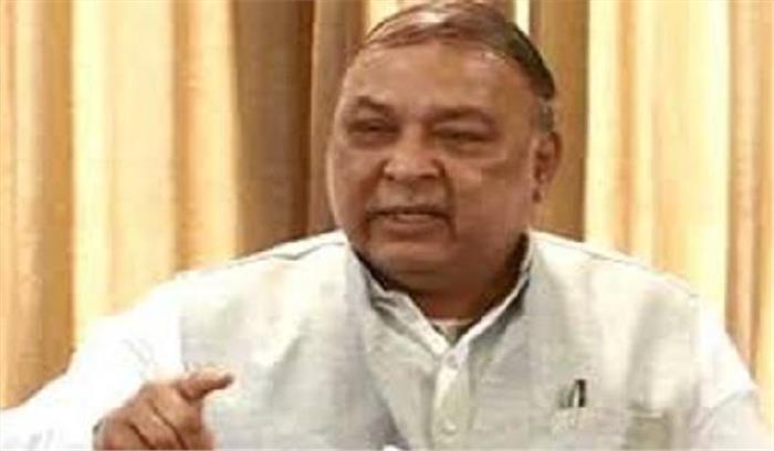 रविदास मेहरोत्रा की कार से 30 लाख रुपये के पुराने नोट बरामद