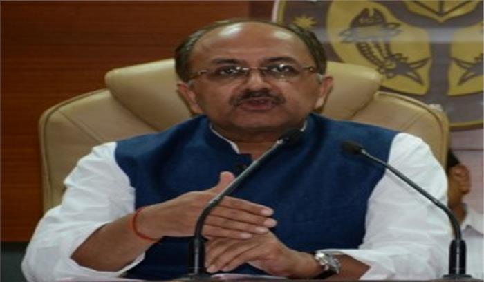 मंत्री का प्रियंका पर निशाना, बोले, बेवजह दूसरों के मामले में दखल देना इनकी आदत