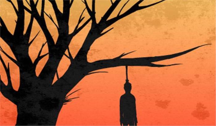  उत्तर प्रदेश में युवक ने संदिग्ध परिस्थितियों में फांसी लगाकर की आत्महत्या