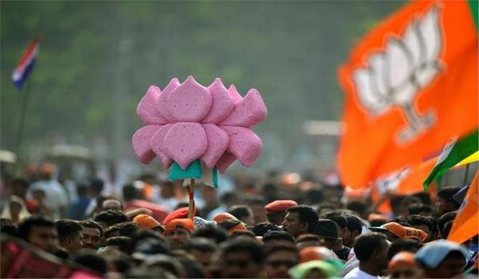 यूपी 2022 के विधानसभा चुनावों की उल्टी गिनती शुरू, हिंदुत्व पर निर्भर भाजपा यूपी 2022 के विधानसभा चुनावों की उल्टी गिनती शुरू, हिंदुत्व पर निर्भर भाजपा