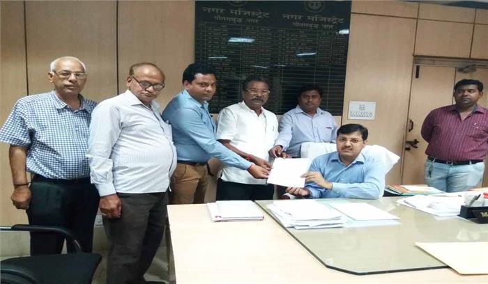 सिटी मजिस्ट्रेट को मुख्यमंत्री के नाम सौंपा ज्ञापन