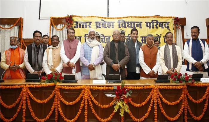 उत्तर प्रदेश विधान परिषद के नवनिर्वाचित सदस्यों ने ली शपथ