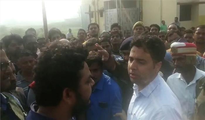 अमेठी के जिलाधिकारी प्रशांत शर्मा पर गिरी गाज अमेठी के जिलाधिकारी प्रशांत शर्मा पर गिरी गाज