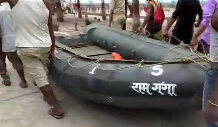 यूपी के बिजनौर में गंगा की तेज धारा में पलटी नाव, 17 लोग लापता 