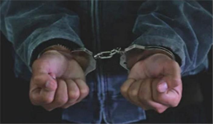 उत्तर प्रदेश : अस्पताल में सरेआम लिपिक पिता ने बेटे की हत्या की, गिरफ्तार