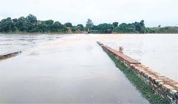 उत्तर प्रदेश : गैस सिलिंडर में लगी आग, टला हादसा 