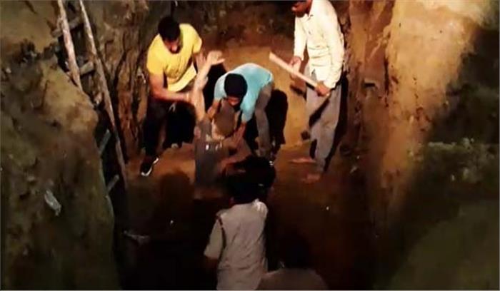 यूपी: बरेली में केबल डालने के दौरान मिट्टी में दबने से छह मजदूरों की मौत