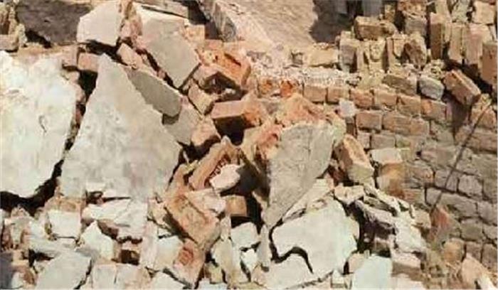 मकान की छत गिरने से 3 बच्चे घायल