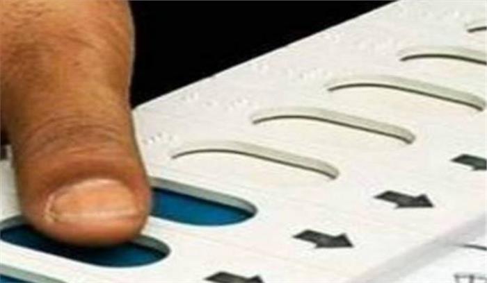 यूपी:  फुलपुर से दाे प्रत्याशियों ने भरे नामांकन