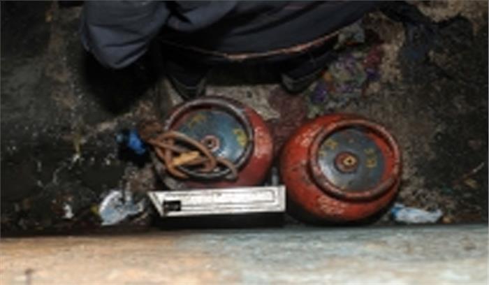 उप्र : घरेलू गैस सिलेंडर में आग लगने से 5 झुलसे