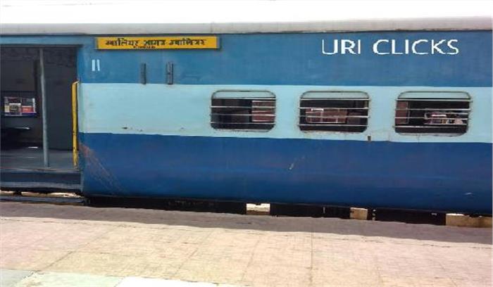 आगरा-ग्वालियर पैसेंजर ट्रेन की बोगी पटरी से उतरी