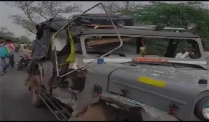 ट्रक और स्कार्पियों केे बीच टक्कर, सात की मौत