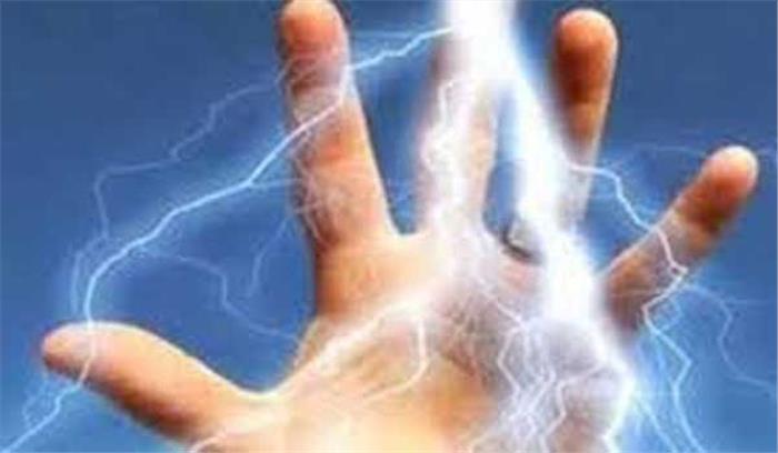 हाईटेंशन तार की चपेट में आने से महिला की मृत्यु हाईटेंशन तार की चपेट में आने से महिला की मृत्यु