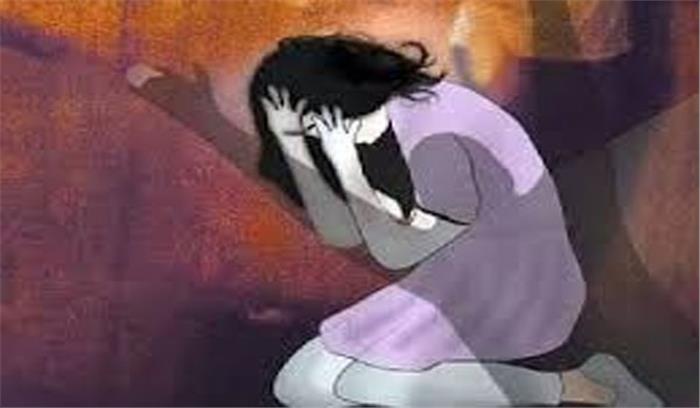 महीनों तक हवस का शिकार बनी किशोरी का जीवन दांव पर