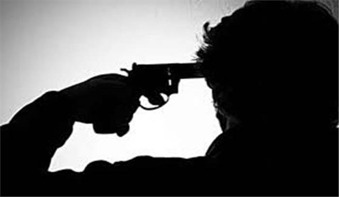 खराब अंक आने पर किशोर ने खुद को गोली मारी