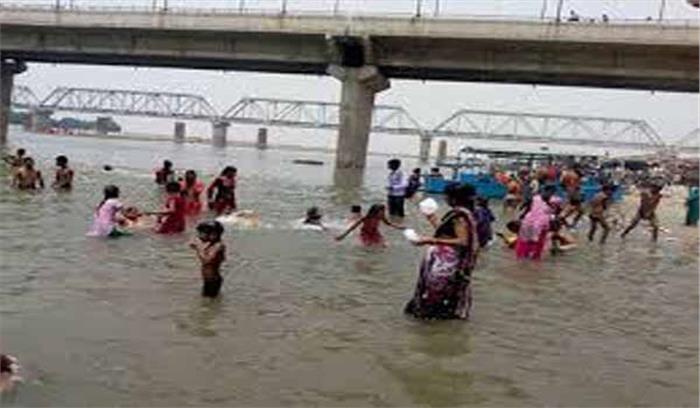 कासगंज जिले में गंगा में स्नान करते चार लड़कियों समेत पांच डूबे