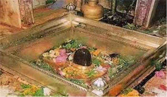 काशी विश्वनाथ के गर्भगृह में श्रद्धालुओं के प्रवेश पर रोक