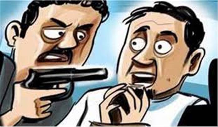 यूपी के बांदा में लूट के बाद टाइल्स कारोबारी का अपहरण