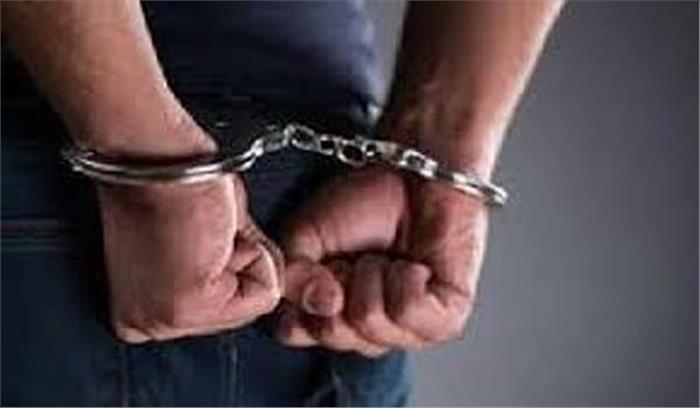 कुशीनगर में 177 पेटी शराब बरामद, तस्कर फरार