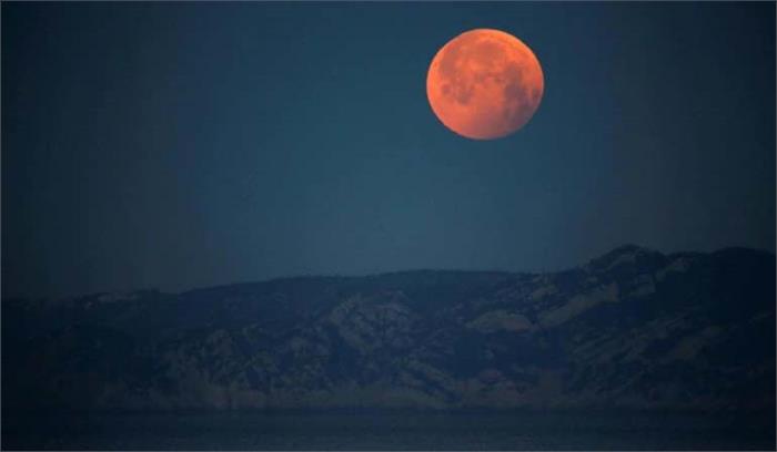 मथुरा में चन्द्रग्रहण के दौरान खुला रहेगा द्वारकाधीश मंदिर