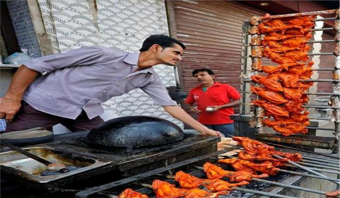 शहर से लेकर गांवों तक मांस की दुकानें फिर सजने लगी : उत्तर प्रदेश 