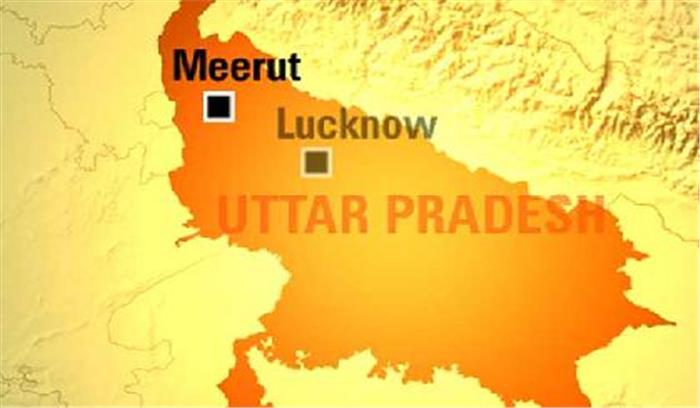 देवरिया के इंसेफेलाइटिस आईसीयू वार्ड में बिना मास्क और कैप के पहुंचे मंत्री और अधिकारी