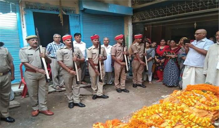 जौनपुर में स्वतंत्रता संग्राम सेनानी बांके बिहारी त्रिपाठी का 95 साल की उम्र में निधन जौनपुर में स्वतंत्रता संग्राम सेनानी बांके बिहारी त्रिपाठी का 95 साल की उम्र में निधन