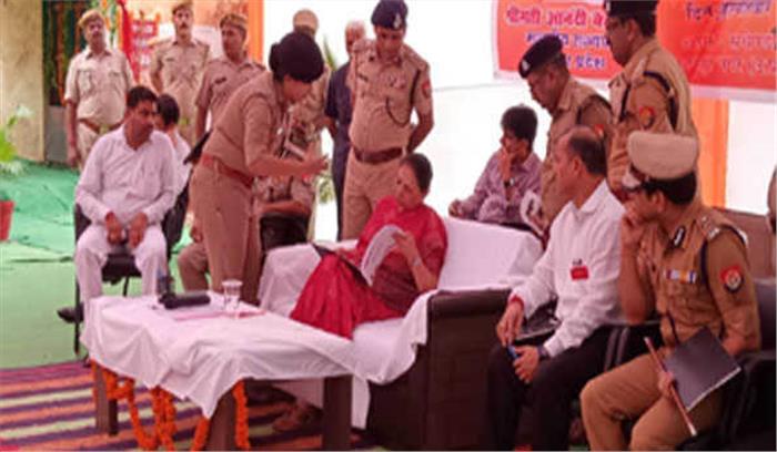 राज्यपाल आनंदीबेन पटेल ने किया सचेंडी थाने का निरीक्षण