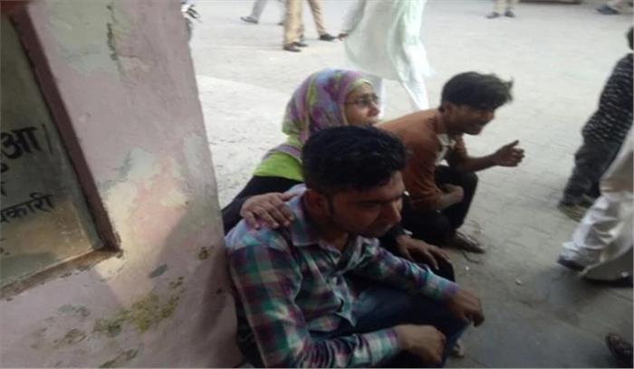 यूपी के प्रतापगढ़ में बिजली के तार में छुआ ताजिया, सात लोग झुलसे