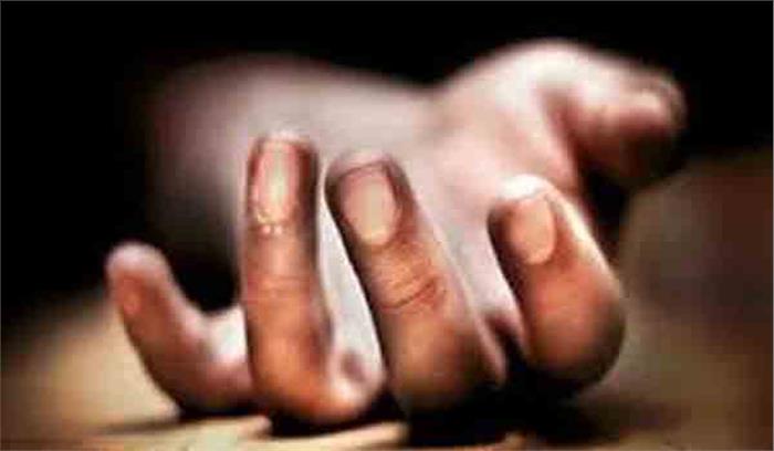 प्रयागराज में खेत में युवती का शव मिला