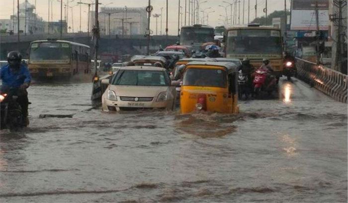 उप्र में बारिश का दौर जारी, यातायात प्रभावित उप्र में बारिश का दौर जारी, यातायात प्रभावित